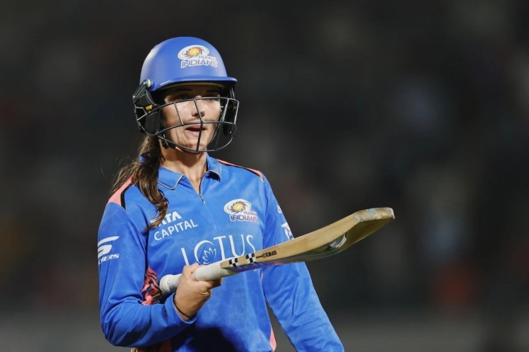 Amelia Kerr: INR 3 Crores Amelia Kerr: INR 3 Crores