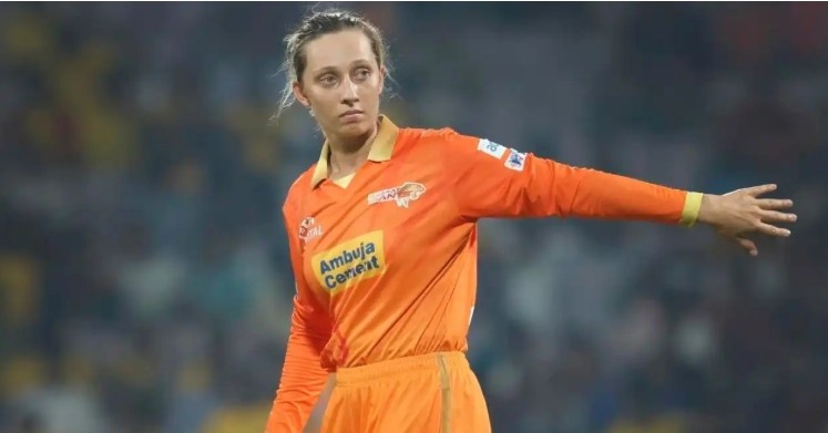 Ashleigh Gardner: INR 3.2 Crores Ashleigh Gardner: INR 3.2 Crores