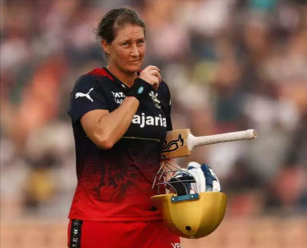 Sophie Devine's second highest score against DCW Sophie Devine's second highest score against DCW